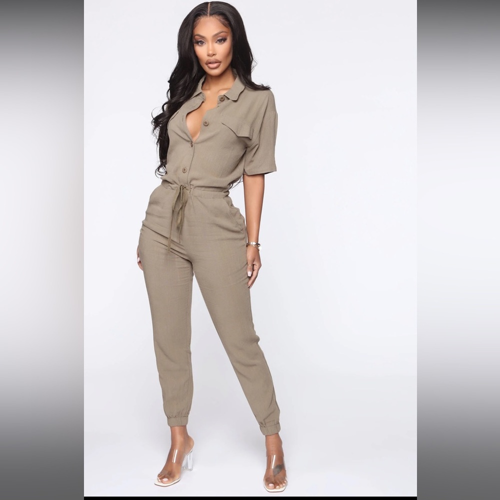 SOLD❌ Fashion nova jumpsuit size M